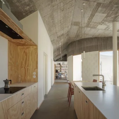 Cecebre House: A Modern Take on Traditional Architecture in Galicia
