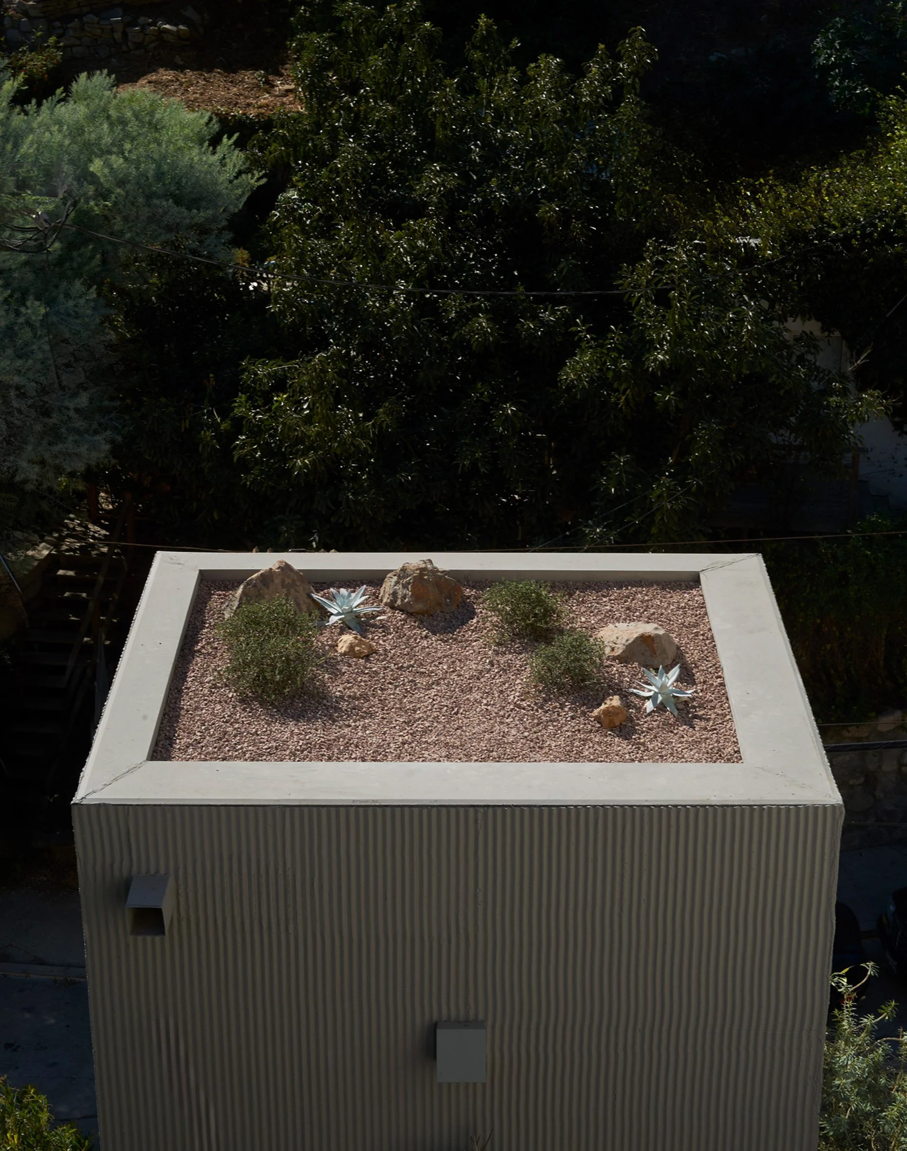 A Teatro Balcony Studio house by Los Angeles