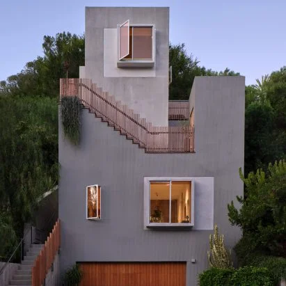 Museum Tower House: An Elegant Response to Los Angeles' Hillside Constraints